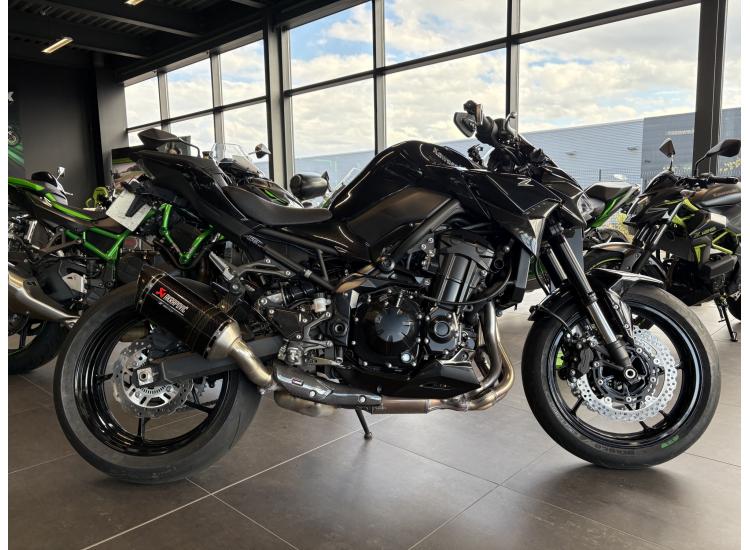 KAWASAKI Z 900 FULL BLACK